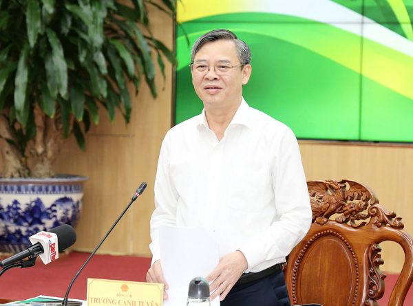 Chủ tịch Cần Thơ: Không để doanh nghiệp đi lại nhiều lần vì thiếu phối hợp