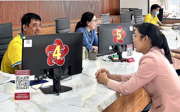 Chủ tịch Đồng Tháp: Chấm dứt tình trạng làm việc cầm chừng, xử lý hồ sơ lòng vòng gây trì trệ