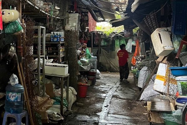 Chủ tịch Hà Nội chỉ đạo kiểm tra vụ đóng chợ Kim Liên nhưng không bố trí chợ tạm