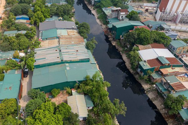 Chủ tịch Hà Nội chỉ đạo xử lý nhà xưởng ‘băm nát’ hành lang thoát lũ sông Nhuệ