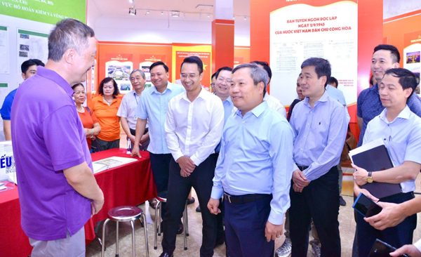 Chủ tịch Hà Nội lưu ý việc xây các công trình quanh hồ Gươm