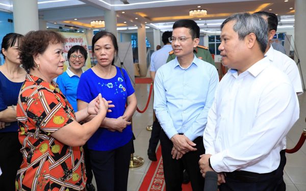 Chủ tịch Hà Nội: Quy hoạch dọc sông Hồng có thể tác động đến một số khu dân cư