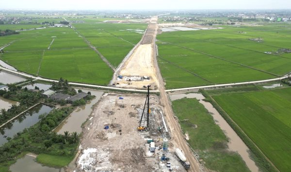 Chủ tịch Ninh Bình chỉ đạo tháo gỡ hơn 50 dự án đầu tư công vướng mắc