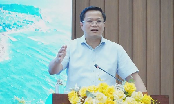 Chủ tịch Quảng Ngãi: 'Chính quyền sẽ đi từ đầu đến cuối với nhà đầu tư'