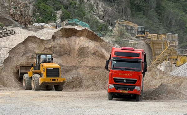 Chủ tịch Quảng Trị chỉ đạo nâng công suất mỏ để đẩy nhanh giải ngân vốn đầu tư công