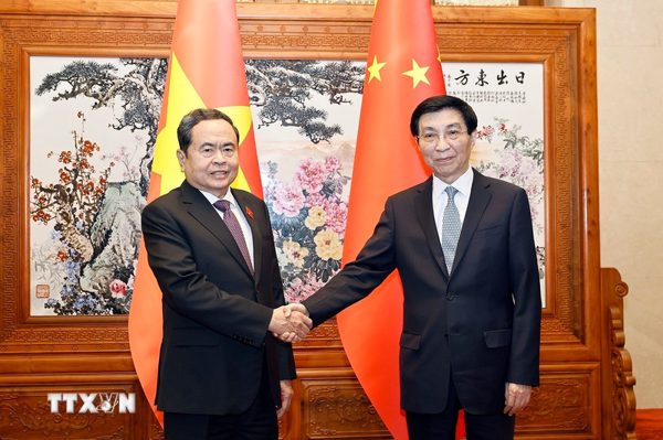 Chủ tịch Quốc hội hội kiến Chủ tịch Chính hiệp Toàn quốc Trung Quốc