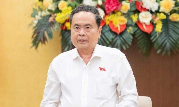 Chủ tịch Quốc hội: Không đẩy khó khăn về phía người dân và doanh nghiệp