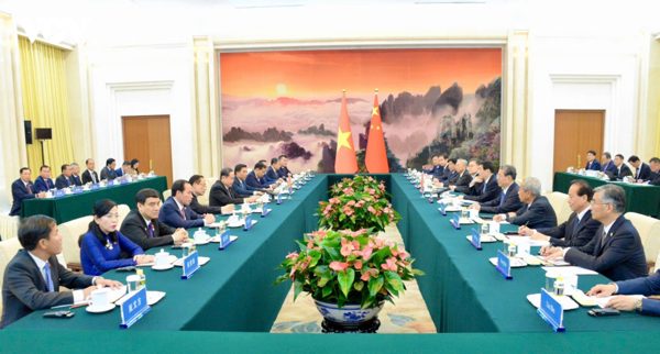 Chủ tịch Quốc hội: Tăng cường giao lưu giữa các đoàn thể Nhân dân Việt - Trung