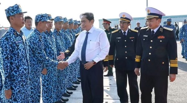 Chủ tịch Quốc hội thăm, làm việc với Quân chủng Hải quân và khảo sát thực tế Lữ đoàn tàu ngầm 189