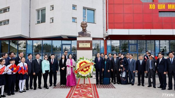 Chủ tịch Quốc hội thăm Trường mang tên Chủ tịch Hồ Chí Minh tại Mông Cổ