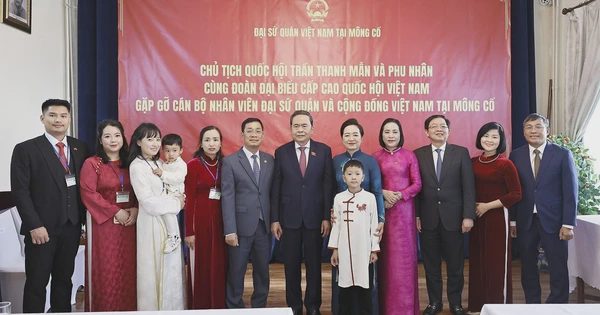 Chủ tịch Quốc hội Trần Thanh Mẫn gặp gỡ cộng đồng kiều bào tại Mông Cổ