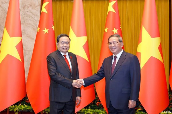 Chủ tịch Quốc hội Trần Thanh Mẫn hội kiến Thủ tướng Trung Quốc Lý Cường