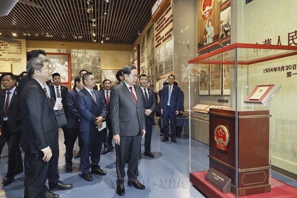 Chủ tịch Quốc hội Trần Thanh Mẫn thăm Bảo tàng Lịch sử Đảng Cộng sản Trung Quốc