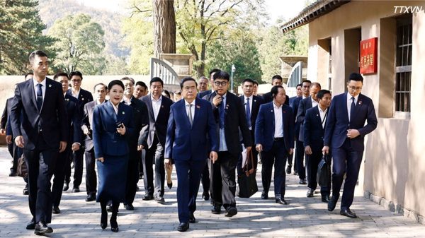 Chủ tịch Quốc hội Trần Thanh Mẫn thăm di tích lịch sử cách mạng tại tỉnh Thiểm Tây, Trung Quốc