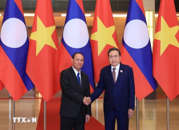 Chủ tịch Quốc hội Trần Thanh Mẫn tiếp Thường trực Ban Bí thư Trung ương Đảng Nhân dân Cách mạng Lào