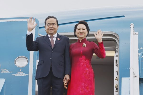 Chủ tịch Quốc hội Trần Thanh Mẫn và Phu nhân lên đường thăm chính thức Hàn Quốc và Mông Cổ