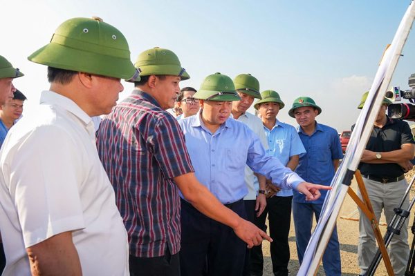 Chủ tịch TP Hải Phòng kiểm tra các dự án trọng điểm của thành phố
