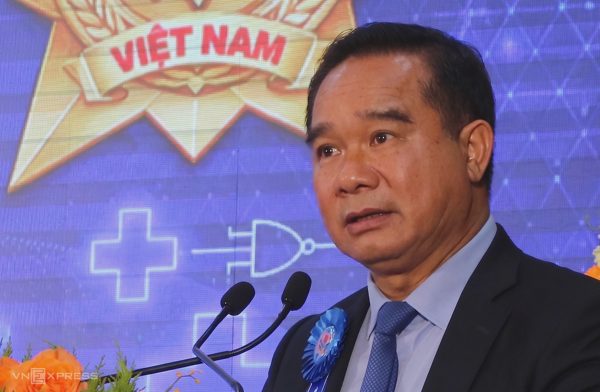 Chủ tịch TP HCM: Tạo điều kiện để người nghèo tiếp cận y tế kỹ thuật cao