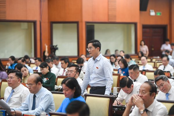 Chủ tịch UBND cấp xã sẽ cắt điện, nước công trình vi phạm ở TPHCM