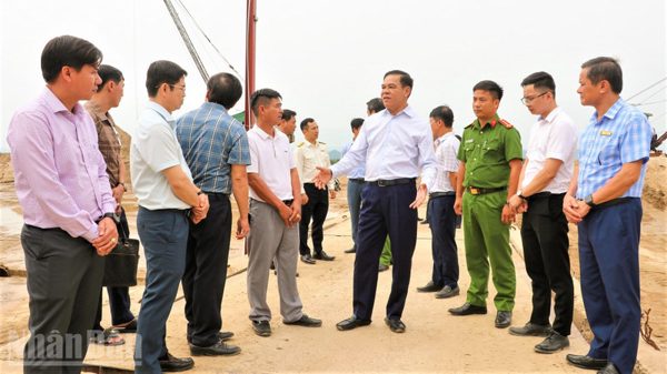 Chủ tịch Ủy ban nhân dân tỉnh Nghệ An yêu cầu 9 mỏ, bến cát tạm dừng hoạt động