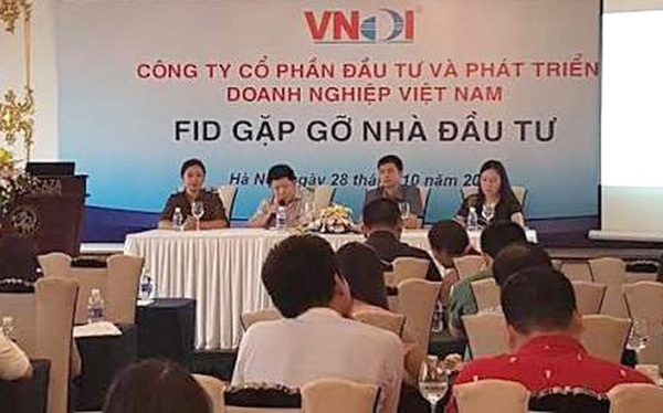 Chủ tịch và 6 lãnh đạo một doanh nghiệp niêm yết đồng loạt xin từ nhiệm
