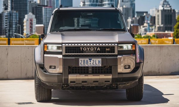 Chủ xe Toyota Land Cruiser tốn 1.200 USD mua khóa chống trộm