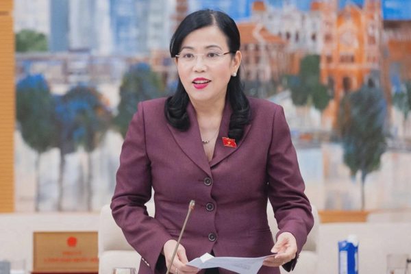 “Chưa bao giờ có sự cố lớn như thế này về vấn đề thiếu sách giáo khoa”