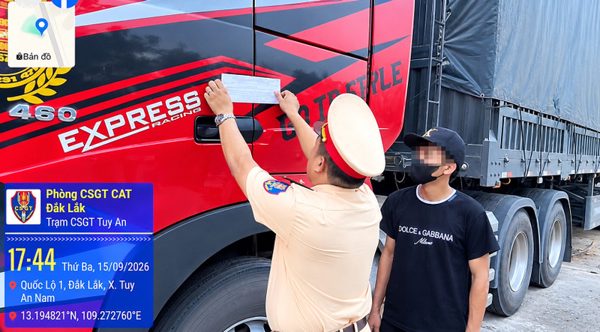 Chưa có bằng vẫn lái xe tải kéo rơ moóc chạy quá tốc độ trên Quốc lộ 1