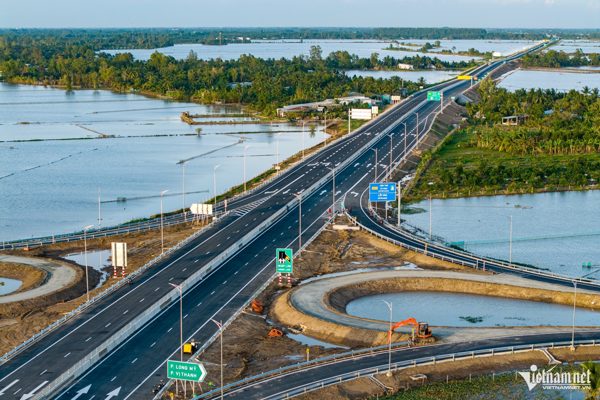 Chưa thu phí cao tốc Cần Thơ - Cà Mau từ ngày 15/9