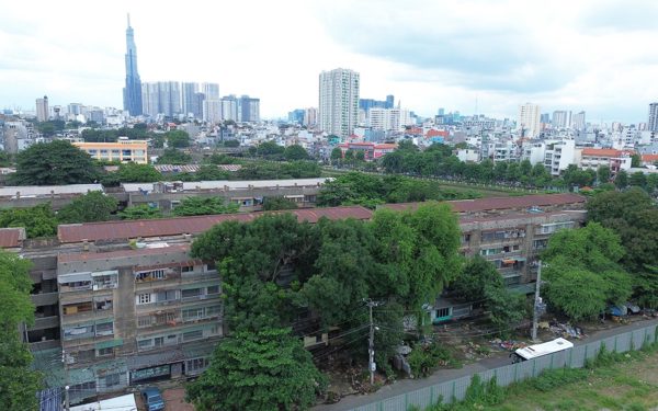 Chung cư lô số Thanh Đa vắng bóng người, chuẩn bị cho quá trình 'tái thiết'