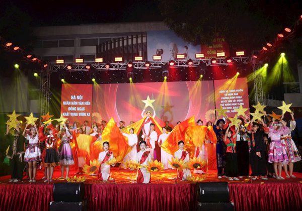 Chung khảo Hội diễn văn nghệ quần chúng phường Đông Ngạc, Hà Nội lần thứ I, năm 2026