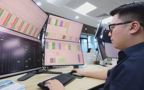 Chứng khoán 18-9: Dòng tiền cải thiện, VN-Index được dự báo hướng tới mốc nào?