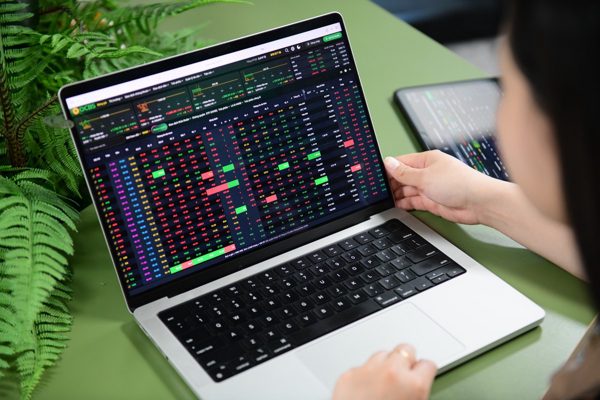 Chứng khoán 21-10: Lực cầu bắt đáy xuất hiện, xu hướng VN-Index sắp đảo chiều?