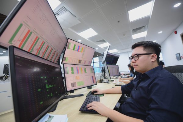 Chứng khoán 3-9: VN-Index có giữ được đà tăng sau kỳ nghỉ lễ?