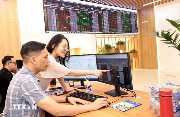 Chứng khoán ngày 10/9: VN-Index hồi phục cuối phiên, khối ngoại mua ròng trở lại