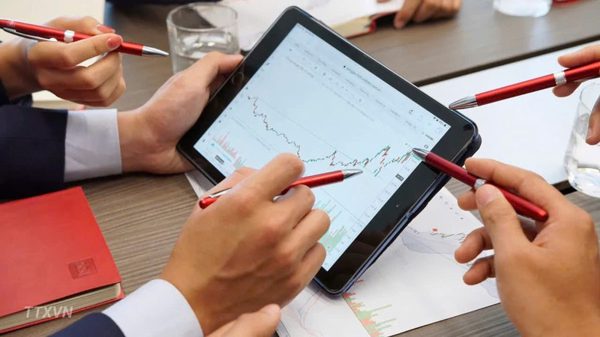 Chứng khoán ngày 13/10: VN-Index giảm nhẹ, thanh khoản toàn thị trường suy giảm