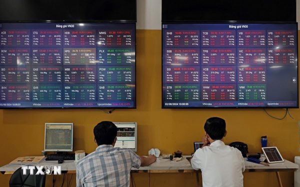 Chứng khoán ngày 15/9: VN-Index tăng vọt vượt xa mốc 1.800 điểm