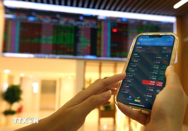 Chứng khoán ngày 8/9: VN-Index hồi phục 8,8 điểm, thanh khoản giảm mạnh