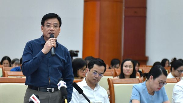 Chứng khoán nghiên cứu giao dịch xuyên trưa, phân bảng cổ phiếu