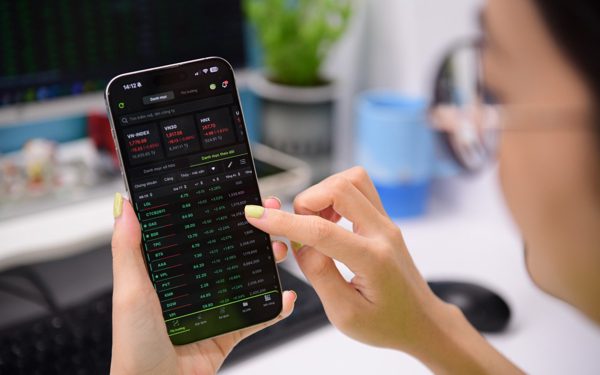 Chứng khoán tuần mới: Nâng hạng chưa kéo được dòng tiền, VN-Index còn rung lắc