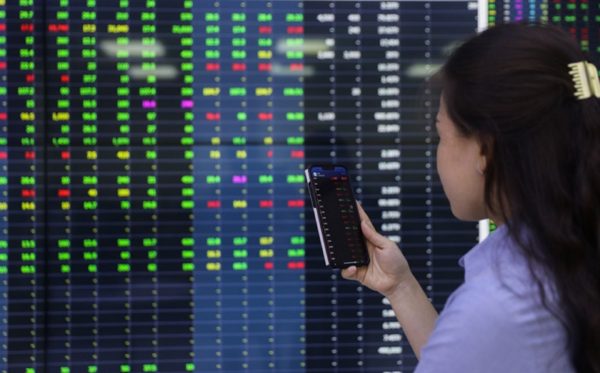 Chứng khoán tuần tới: VN-Index hướng mốc 1.800 điểm, chuyên gia cảnh báo gì?