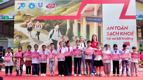 Chung tay tiếp sức trẻ em Lai Châu, Lào Cai, Quảng Trị bước vào năm học mới
