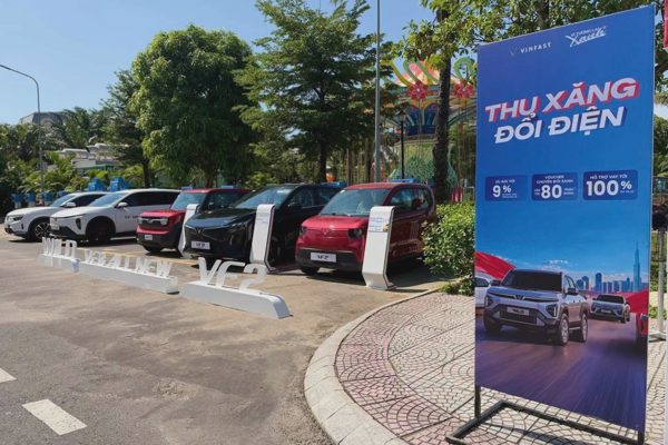 Chuỗi 880 sự kiện “Thu xăng đổi điện” của VinFast phủ sóng 88 trung tâm Vincom