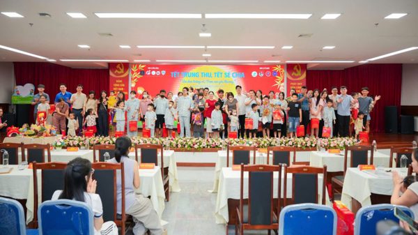 Chương trình “Tết Trung thu-Tết sẻ chia 2026” gửi tặng 3.500 bánh Trung thu cho trẻ em có hoàn cảnh khó khăn