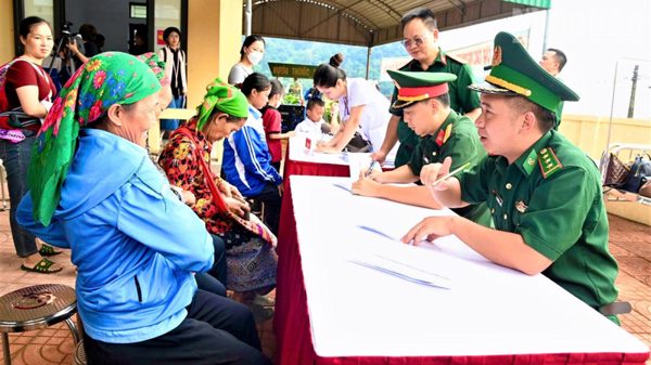 Chương trình “Trăng thu biên cương” tại biên giới Việt Nam-Lào