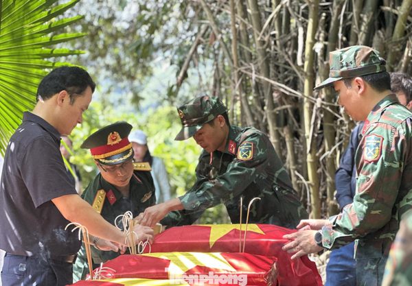 Chuyện bên lề về hàng chục mộ liệt sĩ mới được phát hiện tại khu đồi Đá Vôi ở Lào Cai