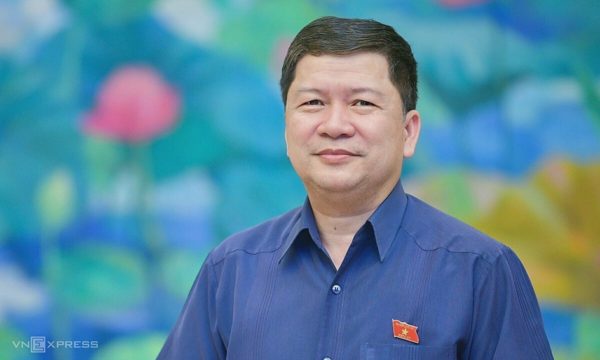 'Chuyển đổi cây hoa sữa không thể chỉ dựa vào cảm xúc'