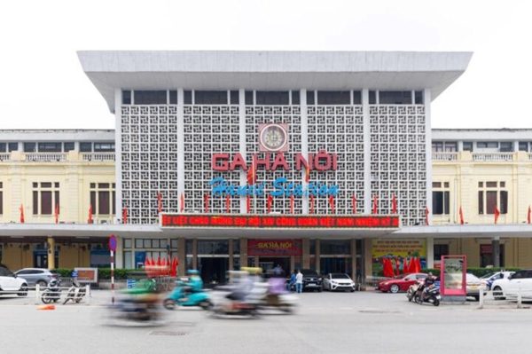 Chuyển ga đầu mối hành khách khỏi lõi trung tâm phù hợp quy hoạch 100 năm