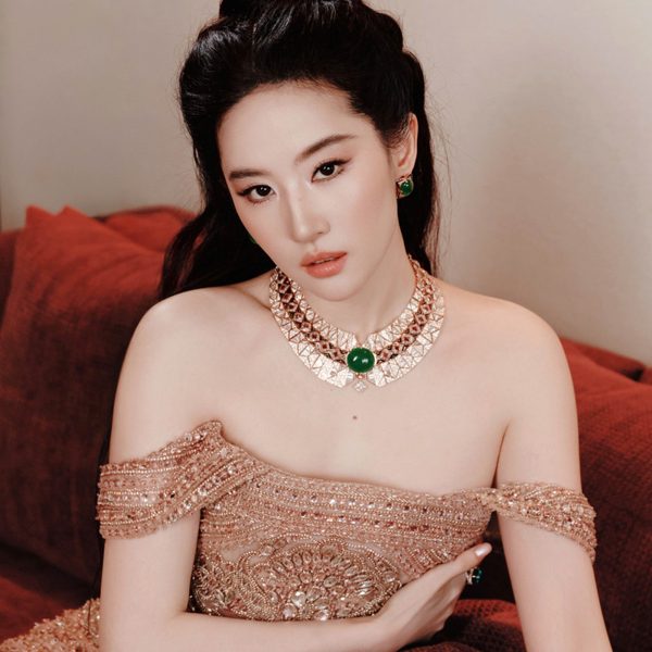 Chuyện gì đang xảy ra với Lưu Diệc Phi