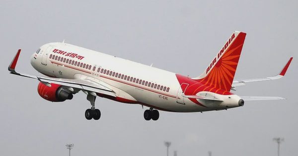 Chuyện gì xảy ra khiến 24 người bị thương trong chuyến bay của Air India?